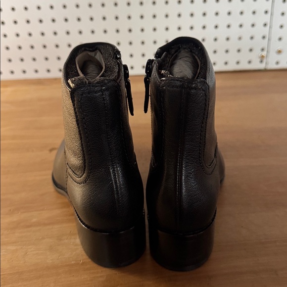 Cole Haan Naia Snip Toe Booties Women’s 5.5 NEW - Picture 4 of 7